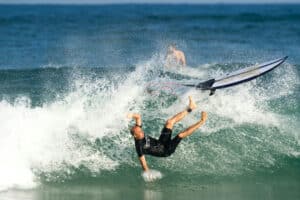 surfing-wipe-out